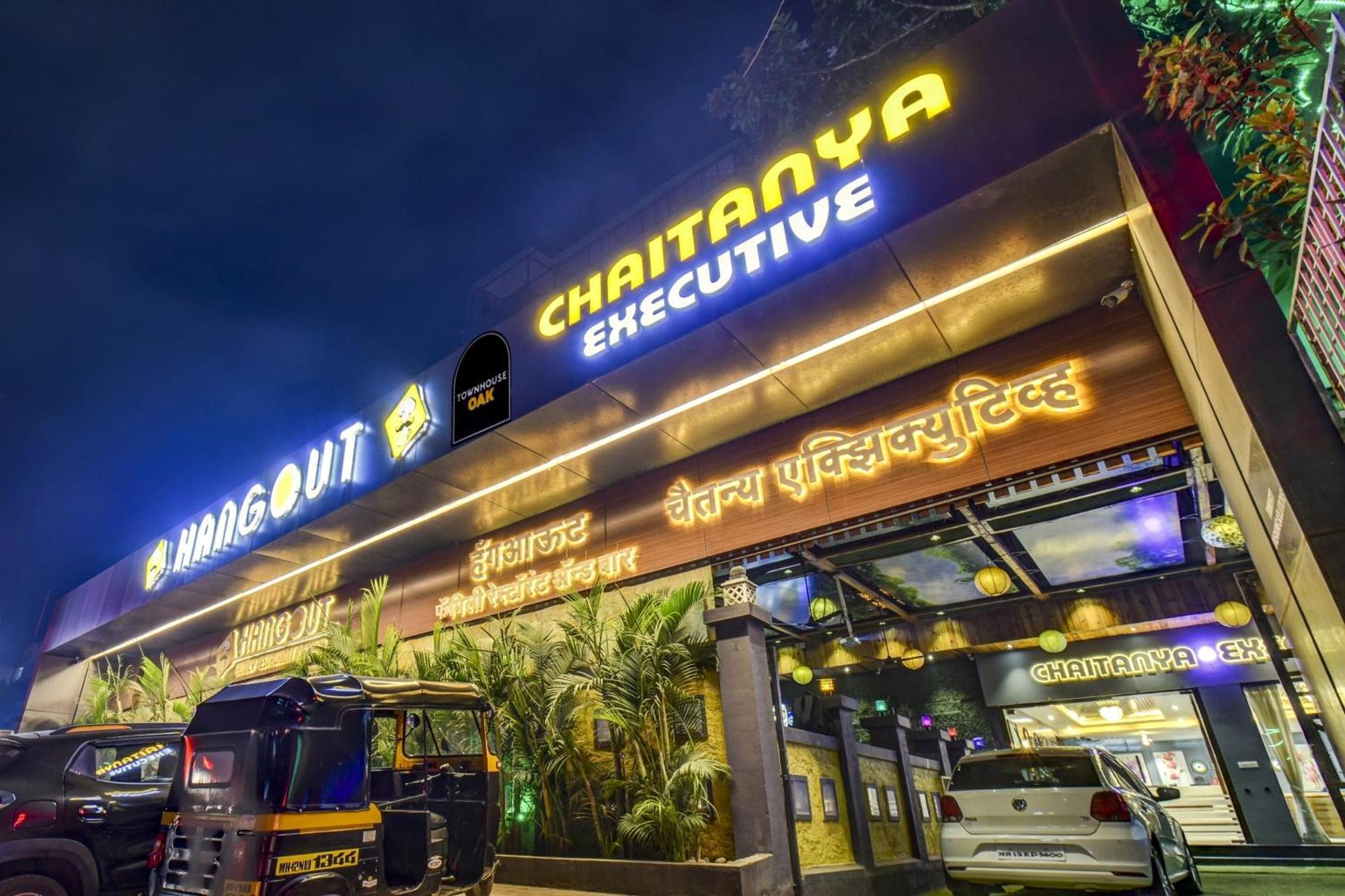 Townhouse Oak Hotel Chaitanya Executive Near Fun Time Multiplex Pune Esterno foto