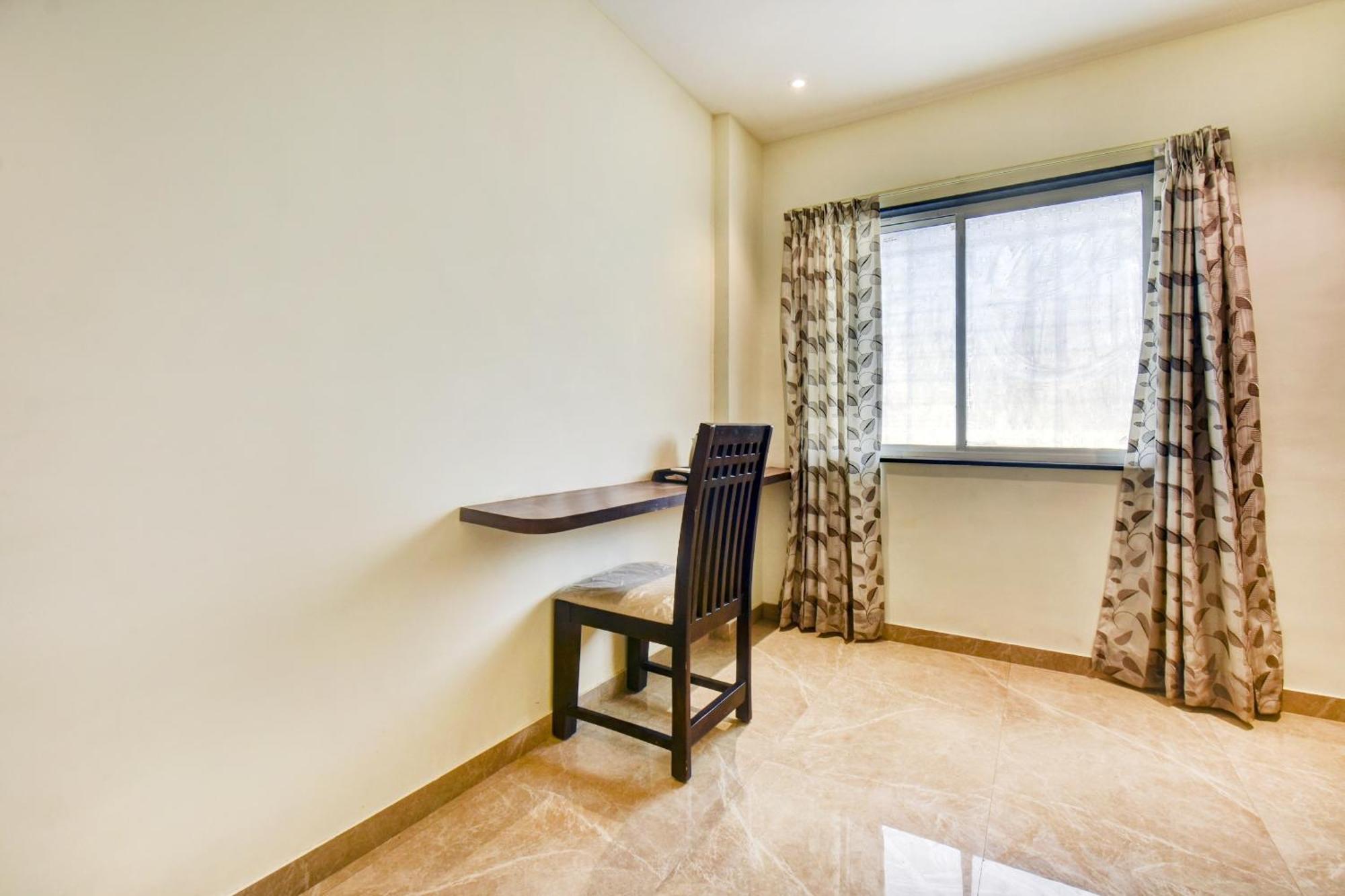 Townhouse Oak Hotel Chaitanya Executive Near Fun Time Multiplex Pune Esterno foto